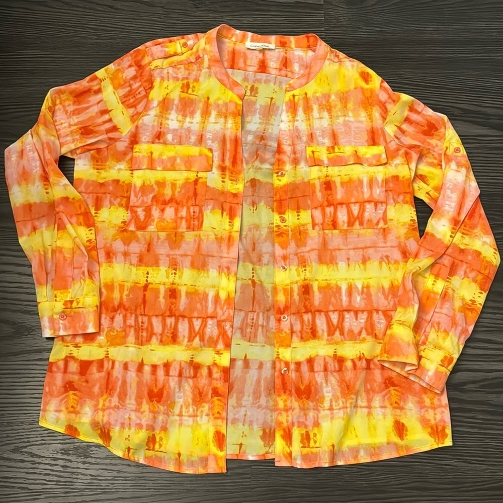 🍍CALVIN KLEIN BUTTON DOWN BLOUSE🍍SIZE LARGE🍍PIT TO PIT 23”🍍LENGTH 29”🍍Y-1